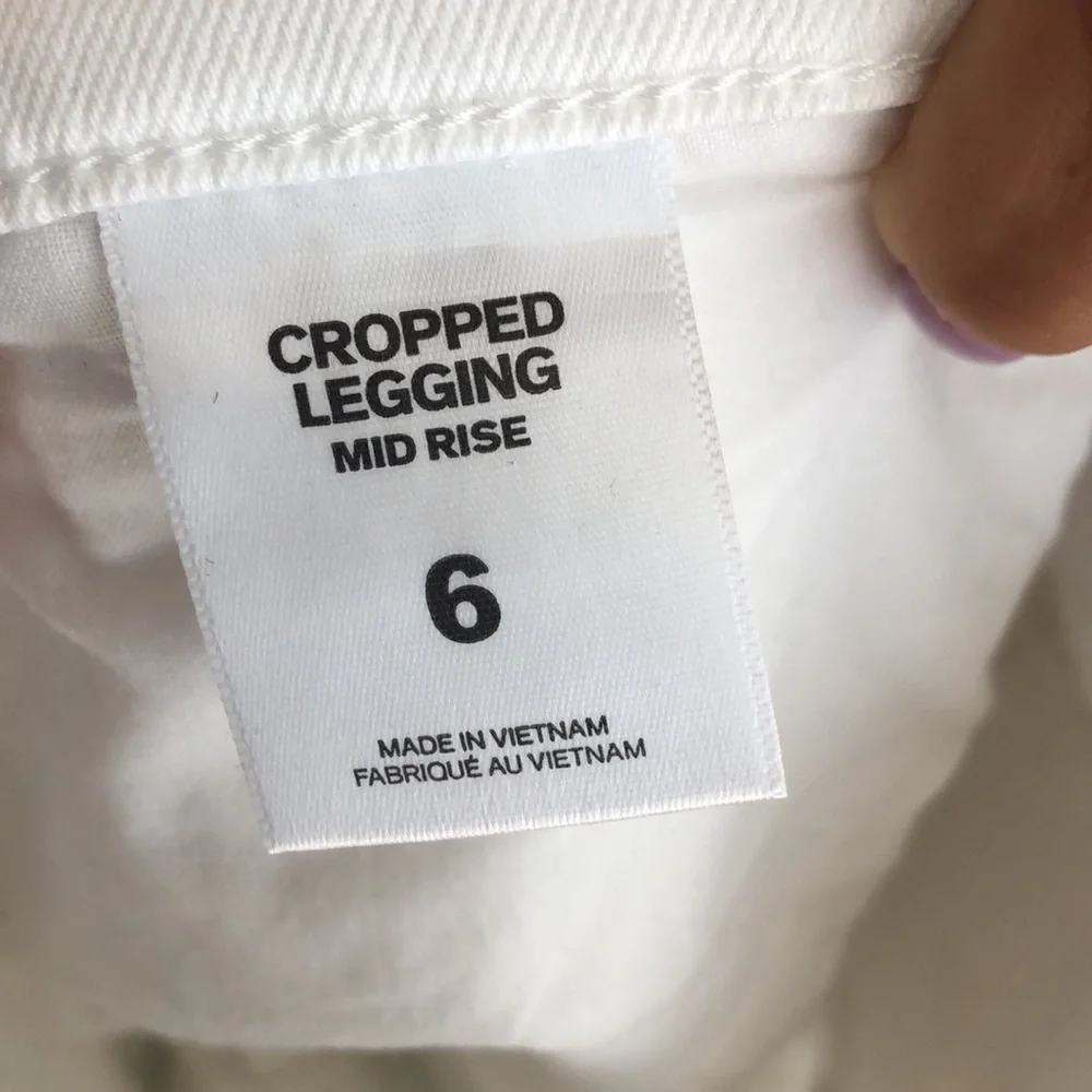 Express Mid Rise Crop Jeans - Picture 3 of 4